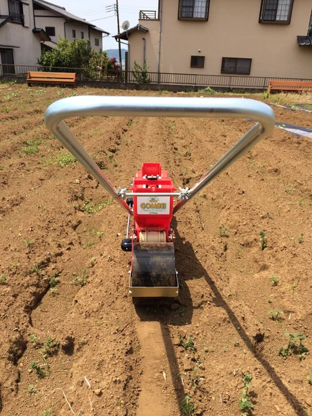 畑が進化そして新たな資材も・・・の写真